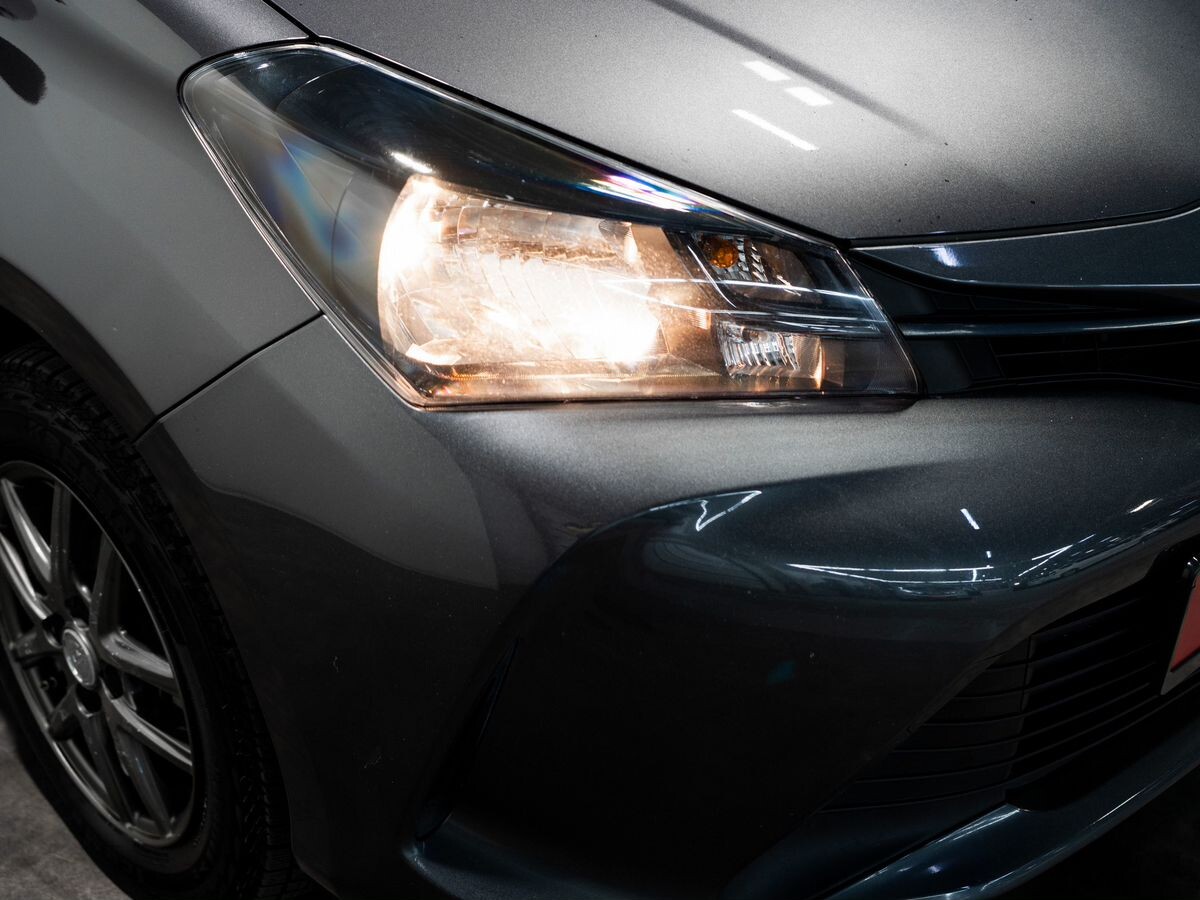 Toyota Vitz 2016 - фото автомобиля