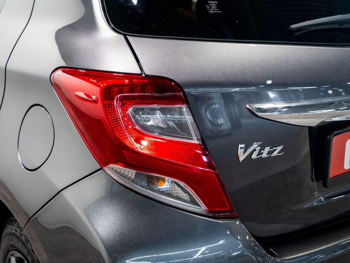Toyota Vitz 2016 - фото автомобиля