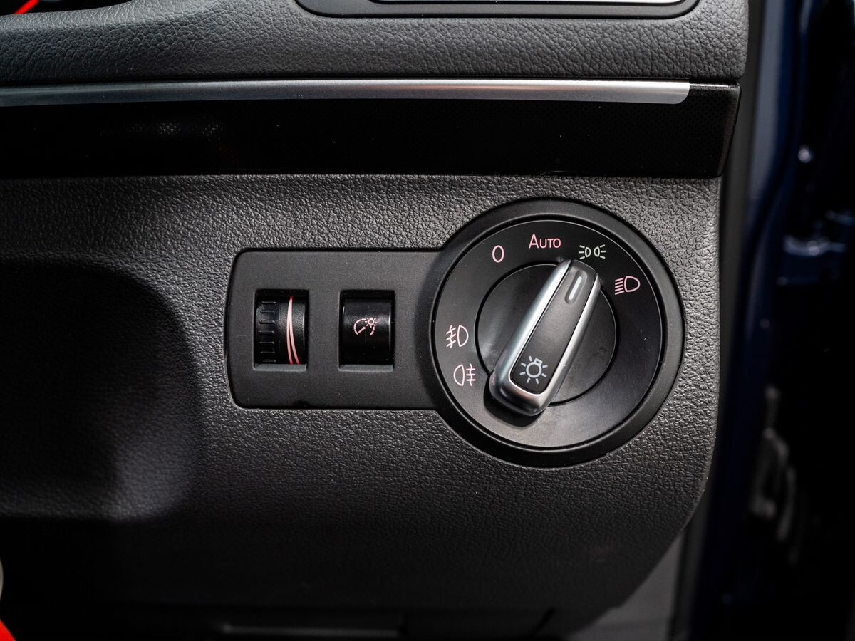 Volkswagen Touran 2014 - фото автомобиля
