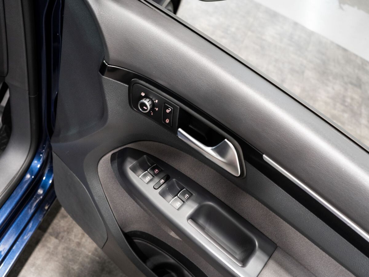 Volkswagen Touran 2014 - фото автомобиля