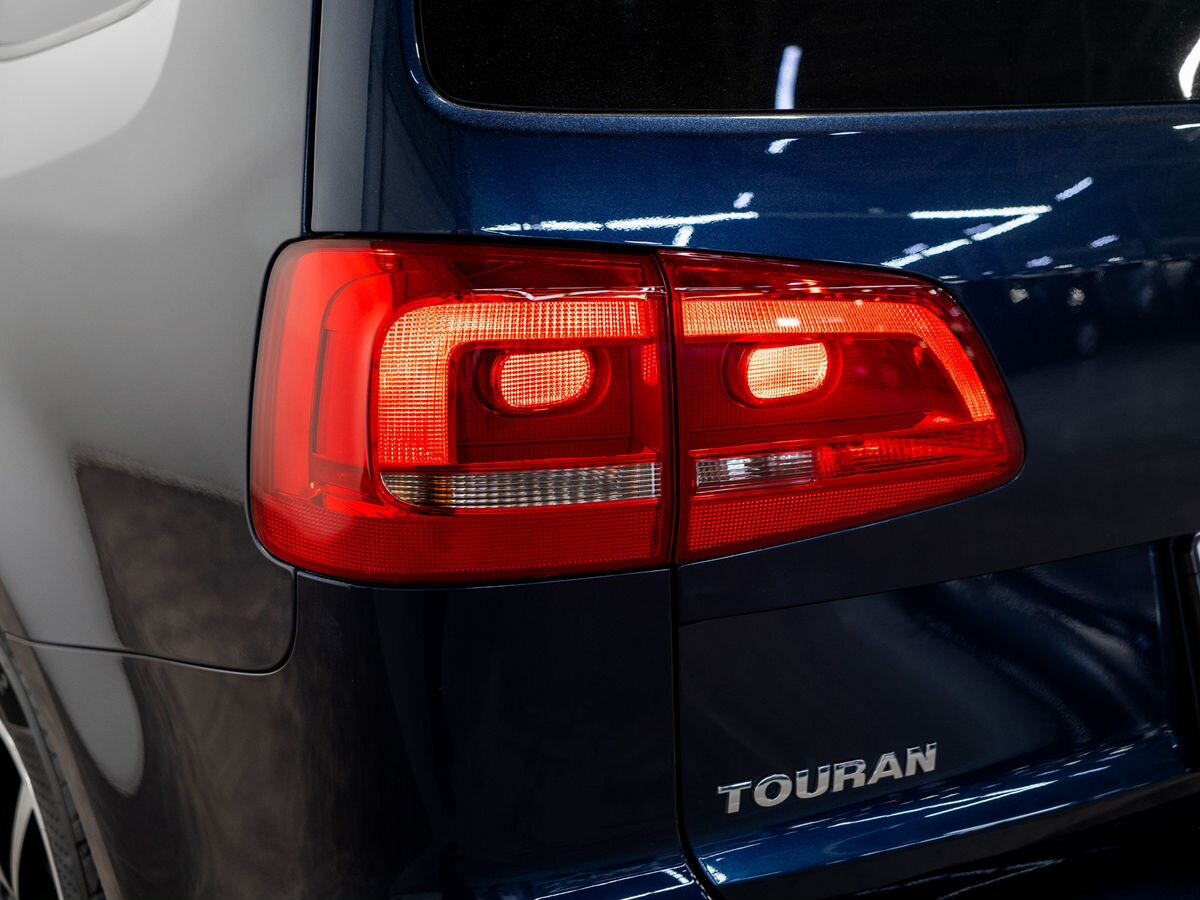 Volkswagen Touran 2014 - фото автомобиля