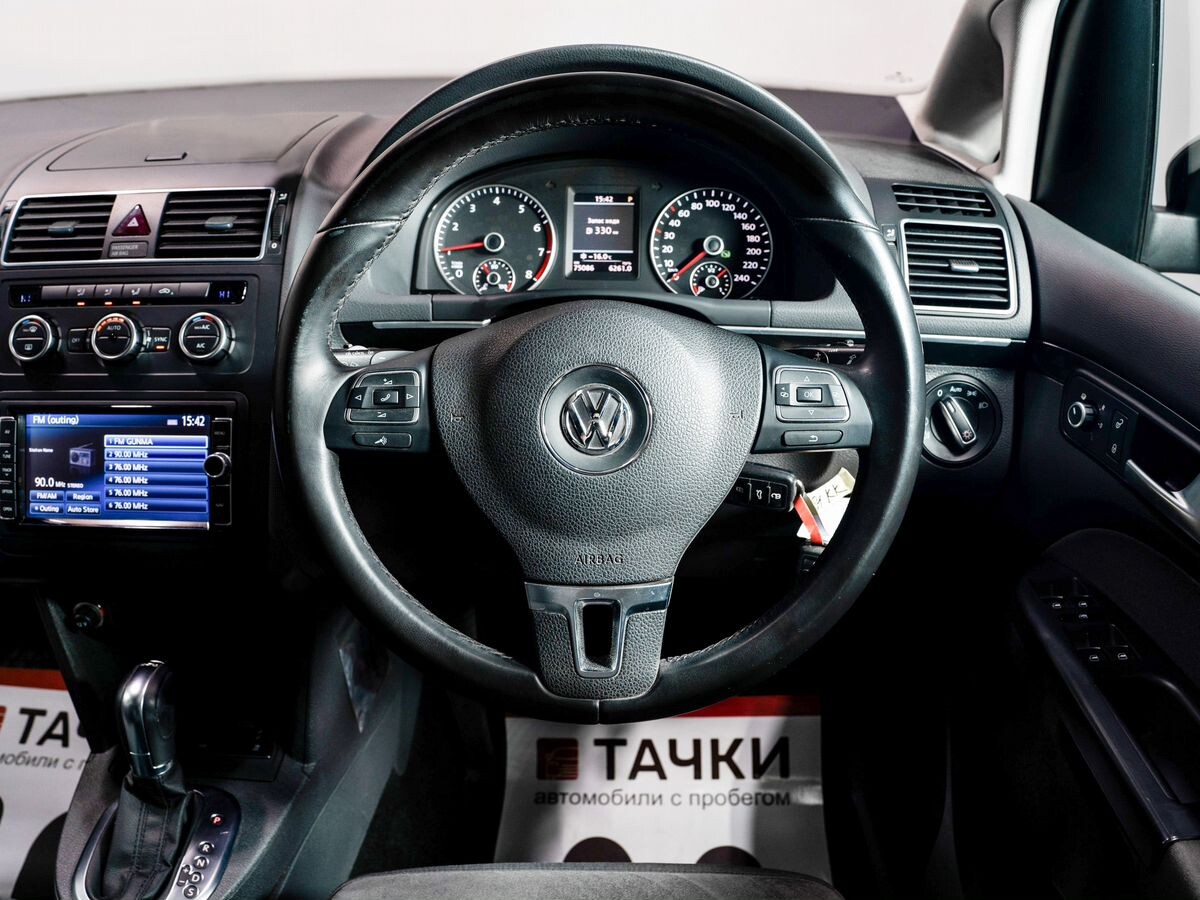 Volkswagen Touran 2014 - фото автомобиля