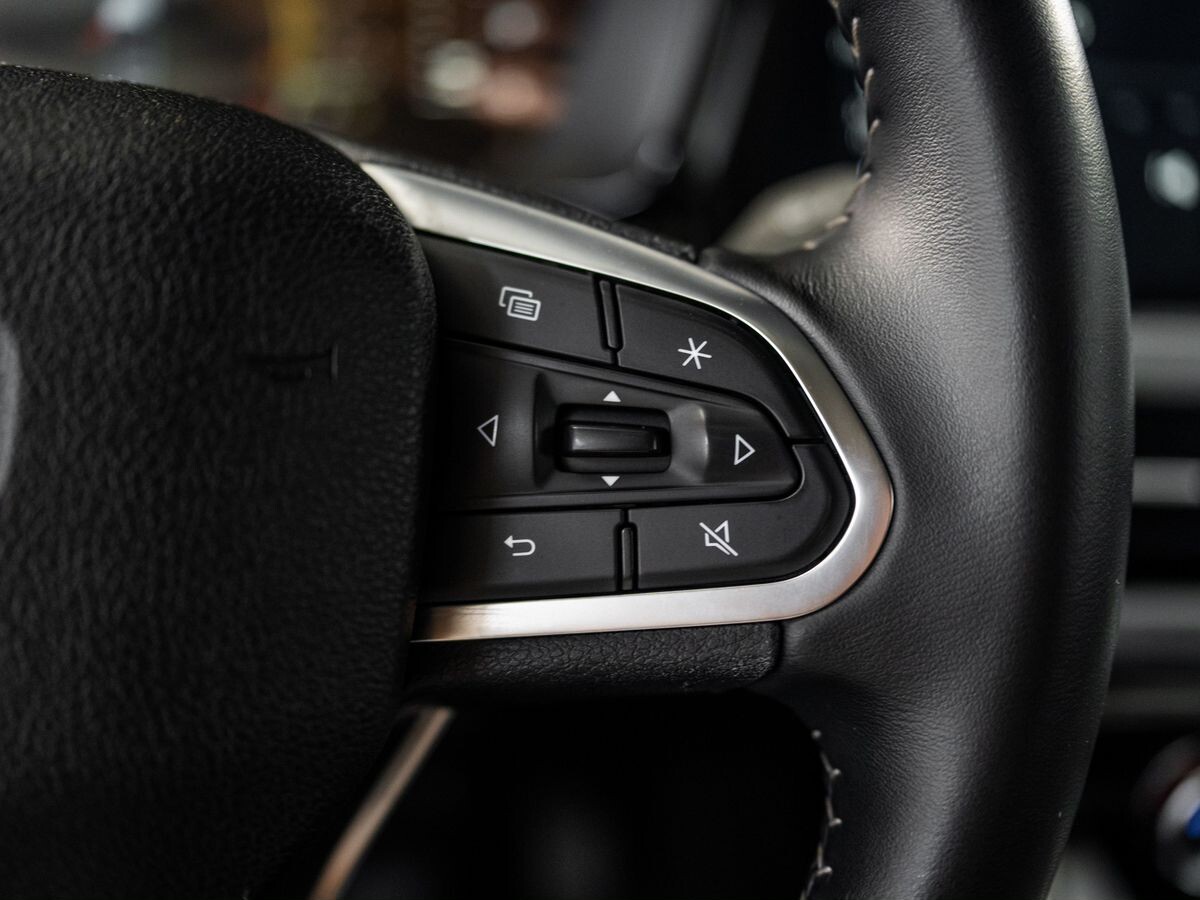 Geely Tugella 2020 - фото автомобиля