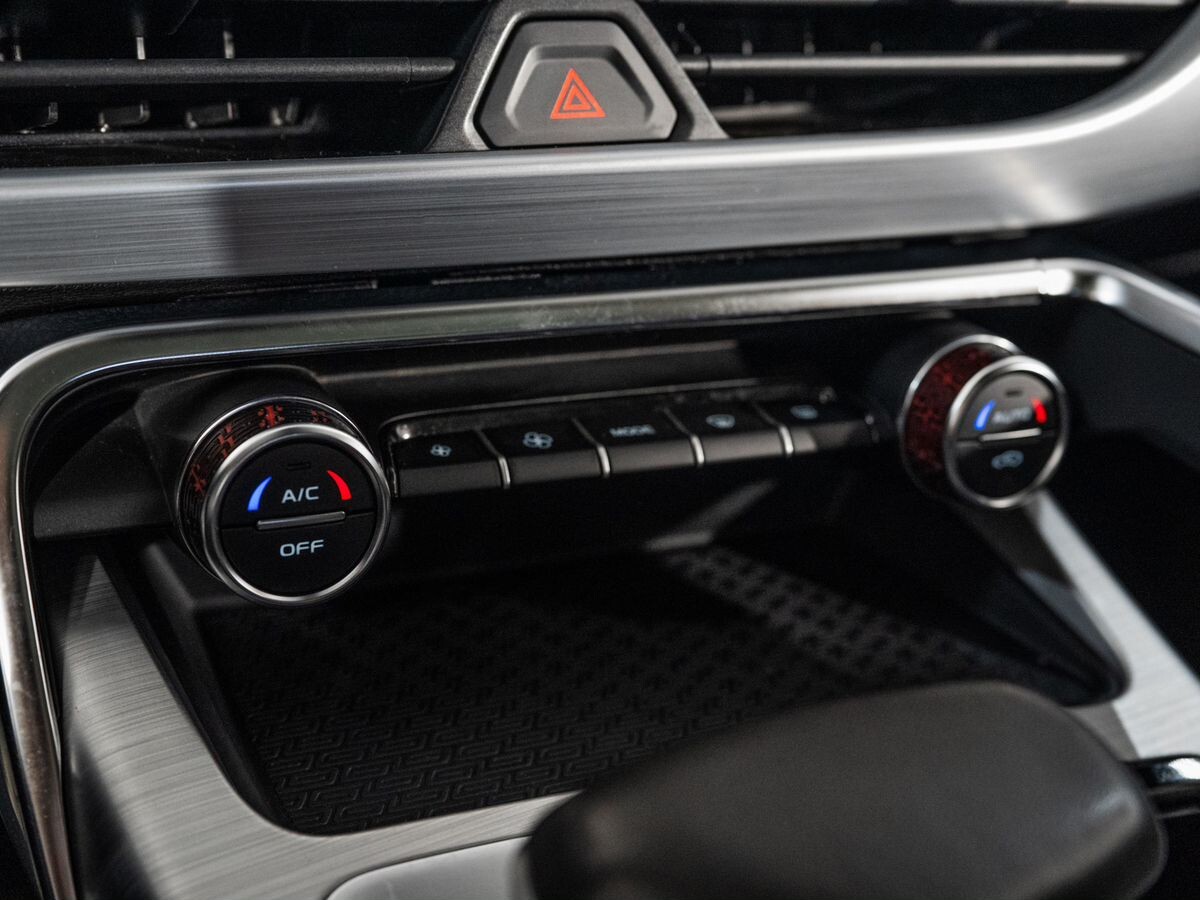 Geely Tugella 2020 - фото автомобиля