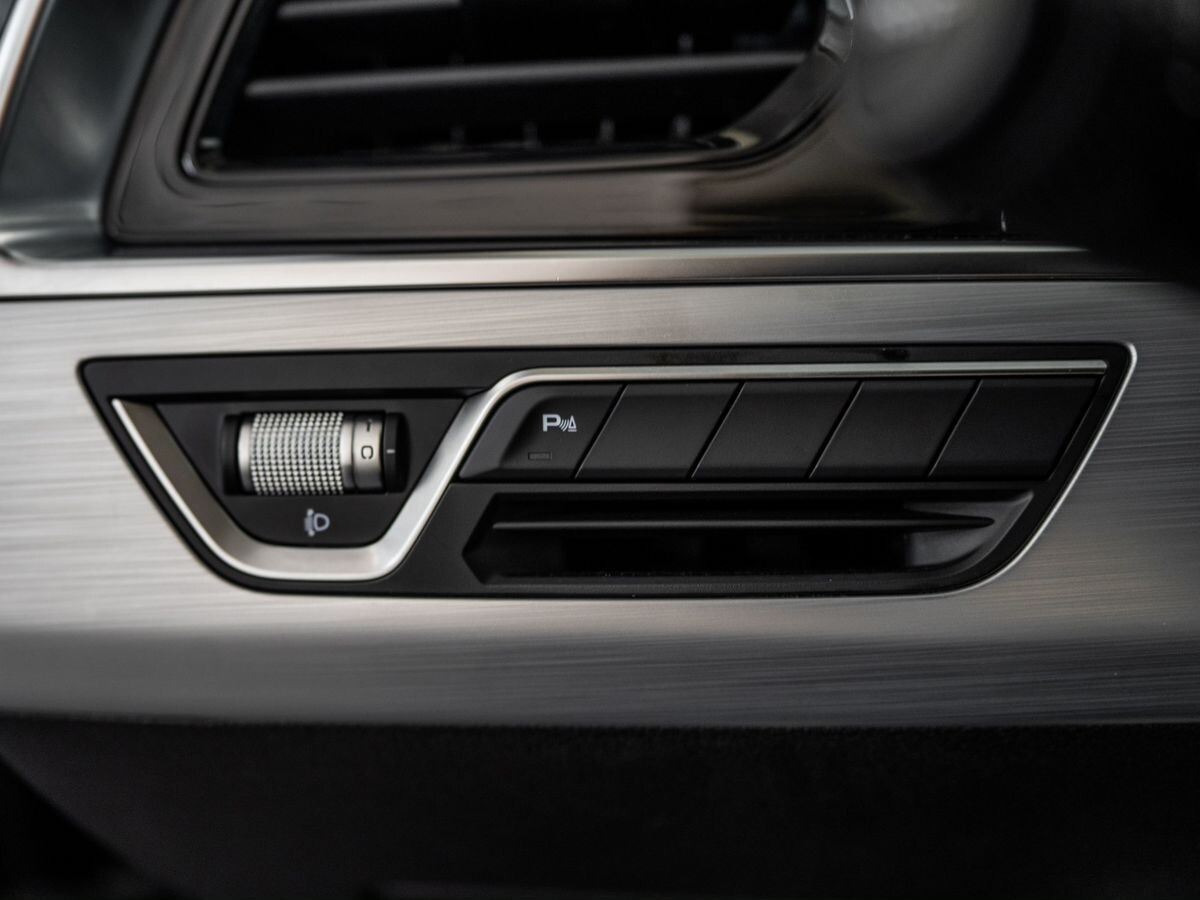 Geely Tugella 2020 - фото автомобиля