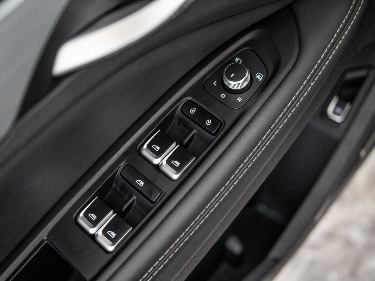 Geely Tugella 2020 - фото автомобиля