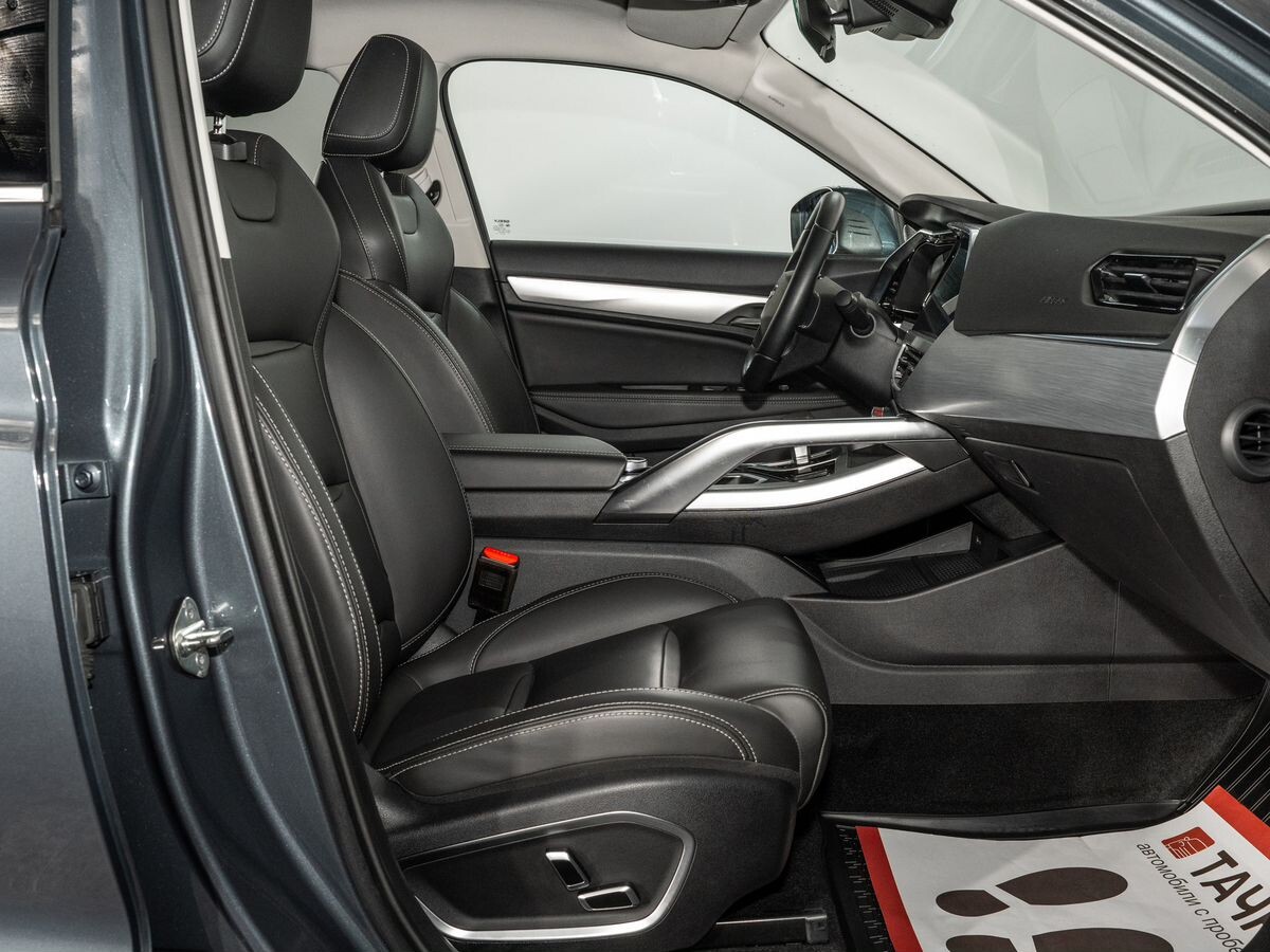 Geely Tugella 2020 - фото автомобиля