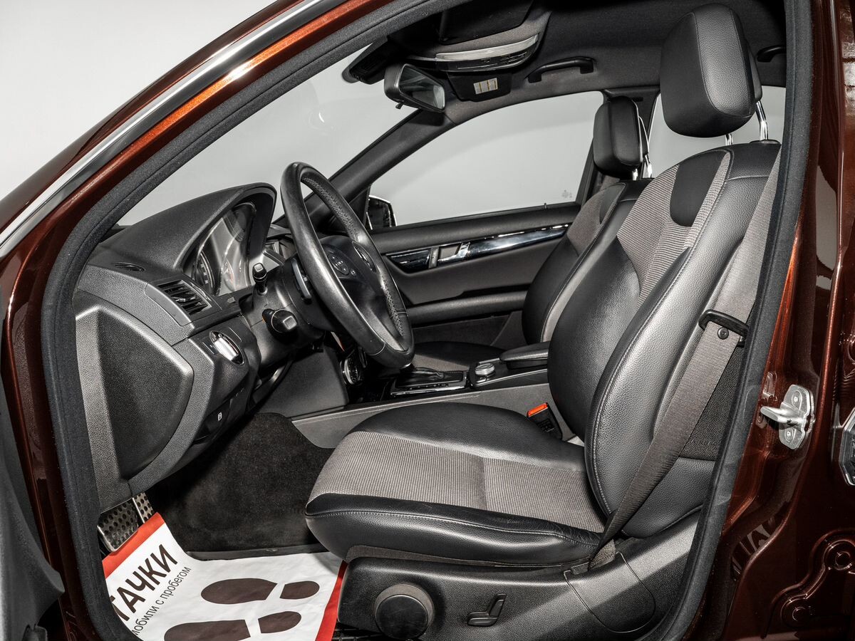Mercedes-Benz C-Class 2010 - фото автомобиля