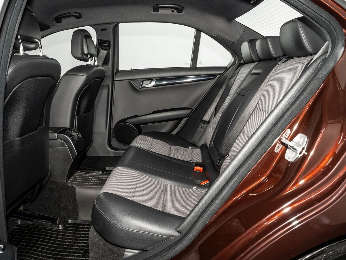 Mercedes-Benz C-Class 2010 - фото автомобиля