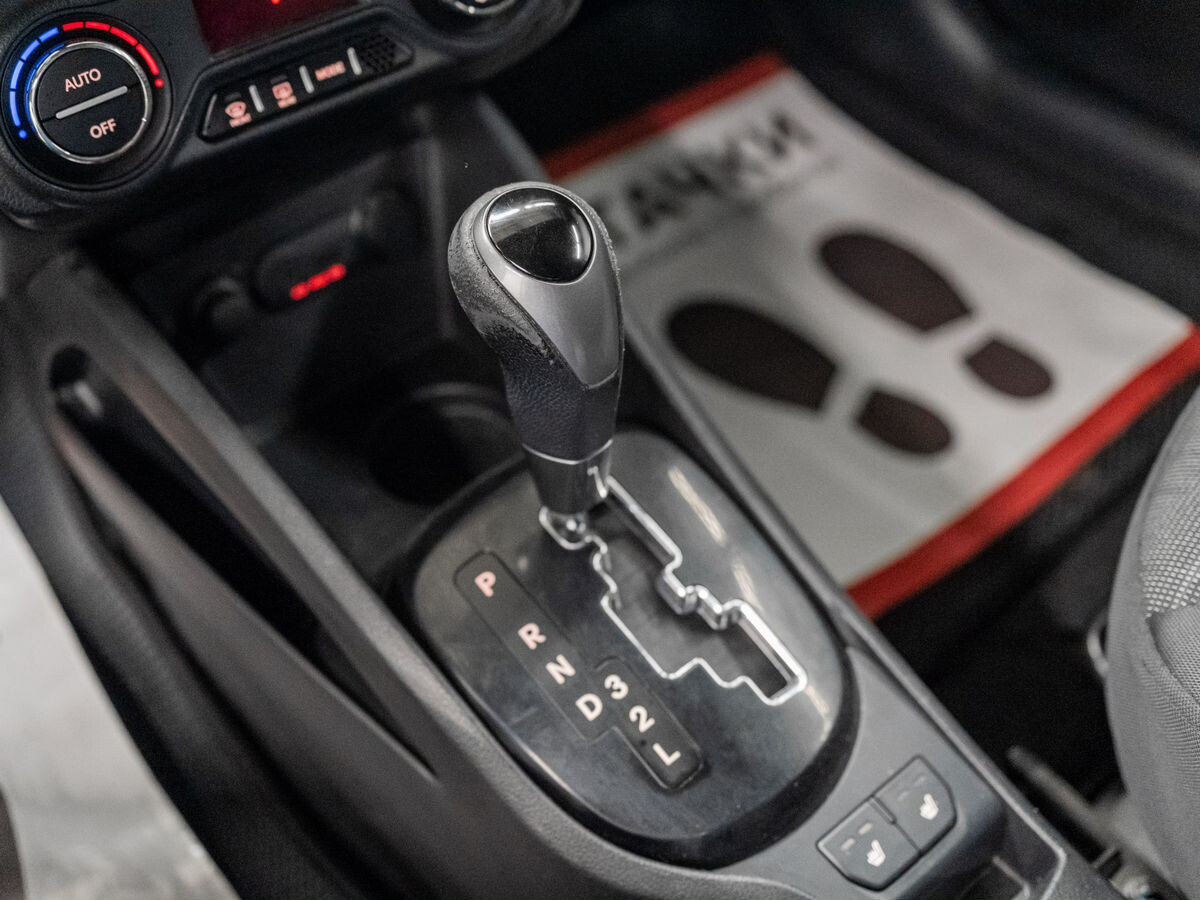 Kia Rio 2011 - фото автомобиля
