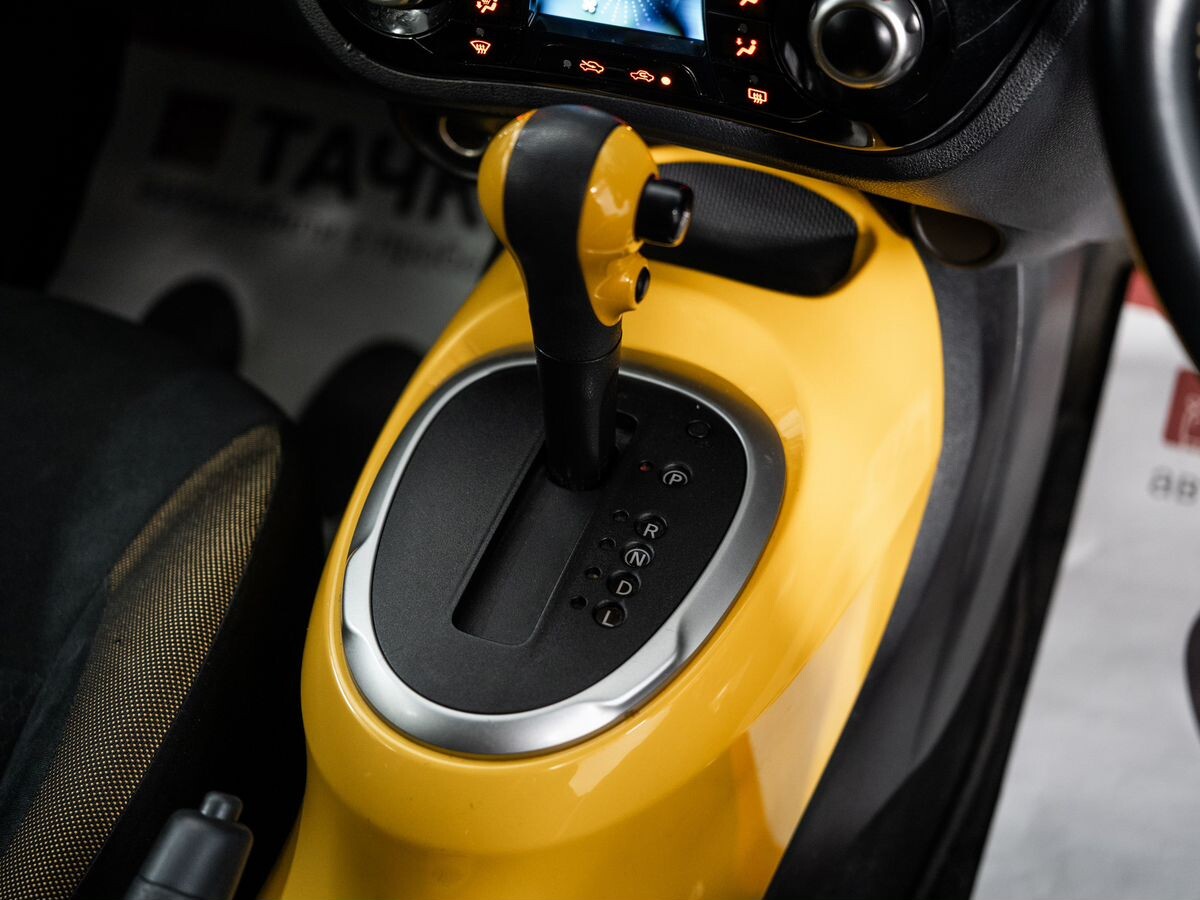 Nissan Juke 2015 - фото автомобиля