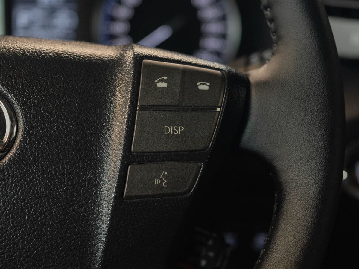 Lexus LX570 2010 - фото автомобиля