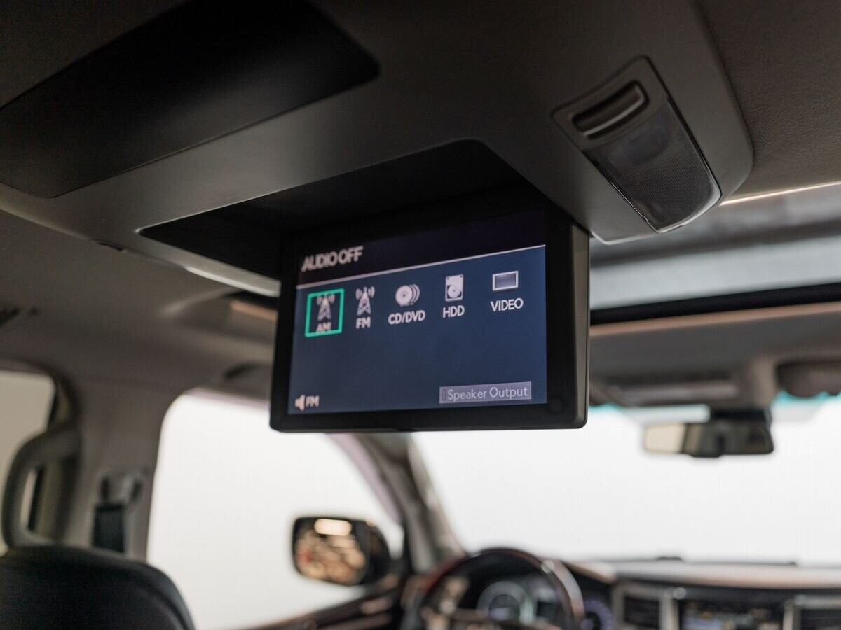 Lexus LX570 2010 - фото автомобиля