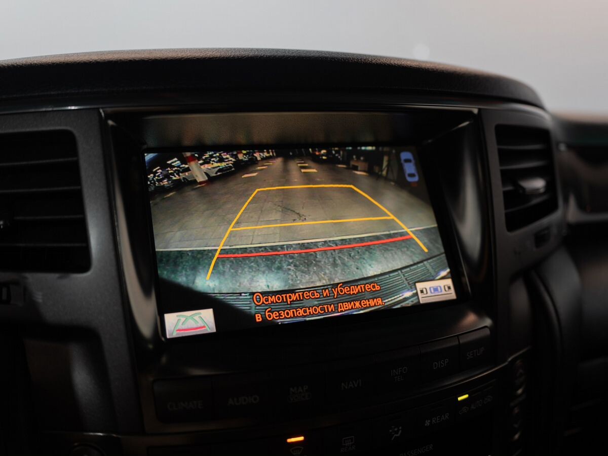 Lexus LX570 2010 - фото автомобиля
