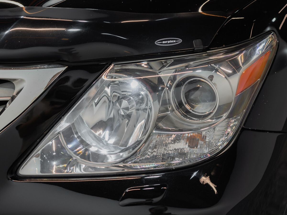 Lexus LX570 2010 - фото автомобиля