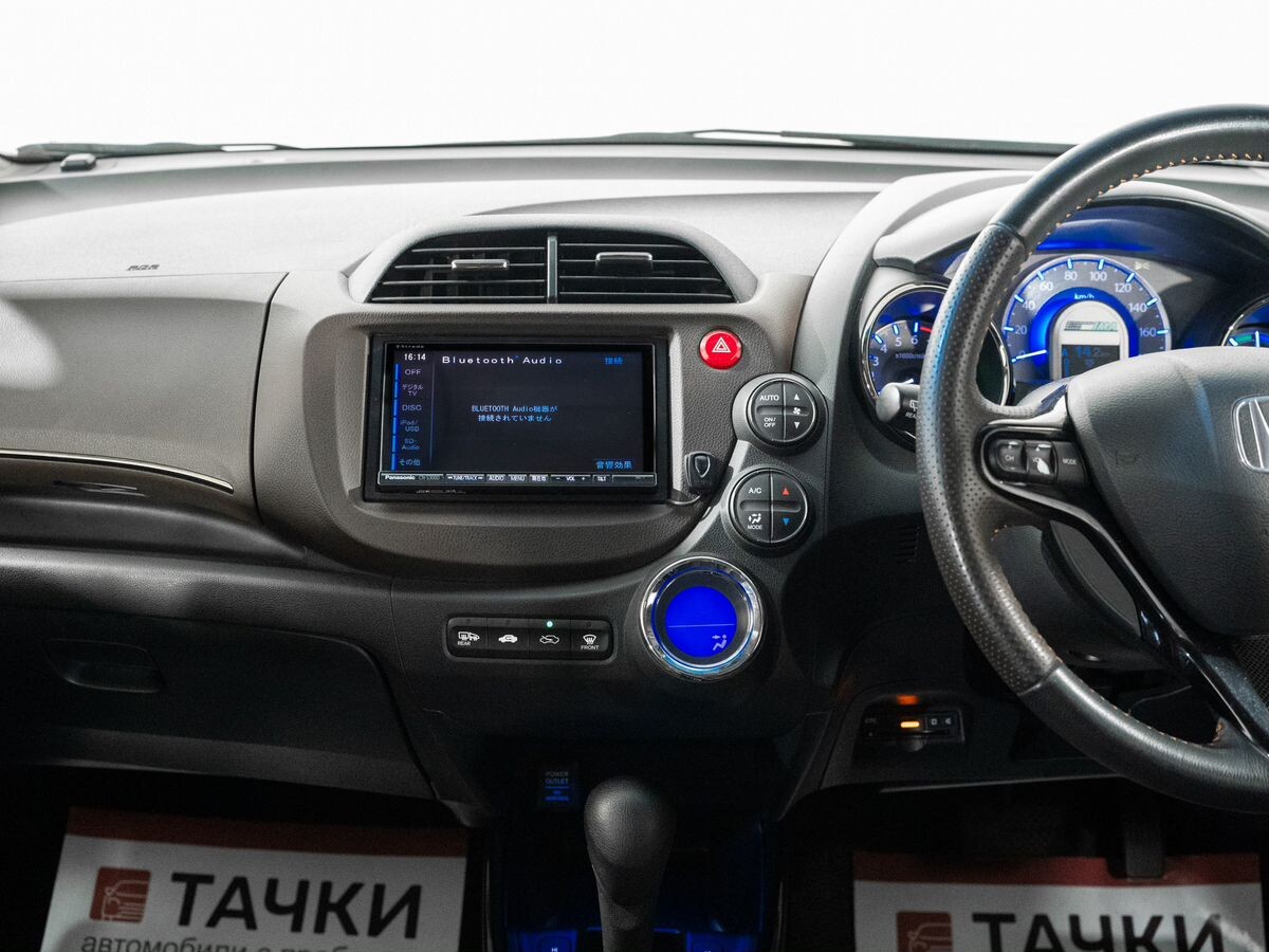 Honda Fit Shuttle 2012 - фото автомобиля