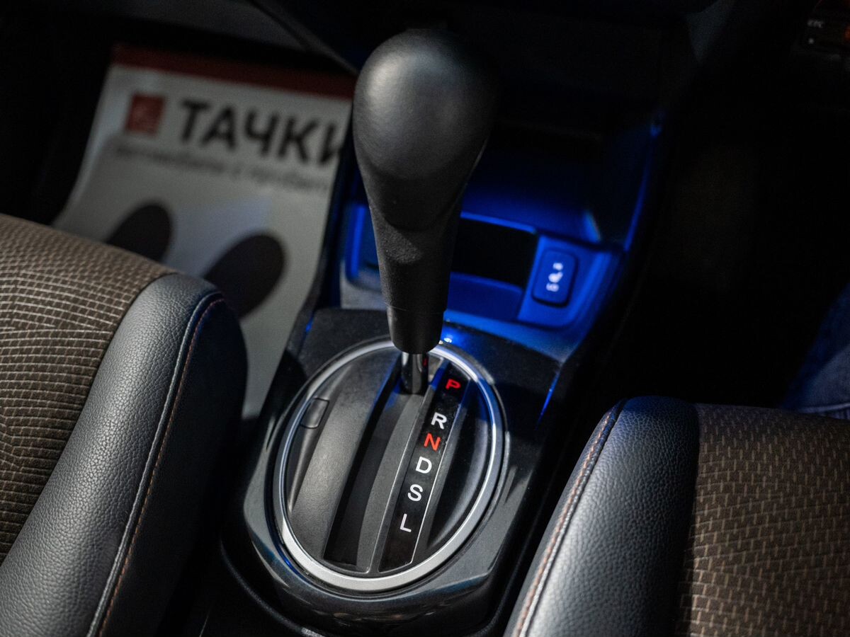 Honda Fit Shuttle 2012 - фото автомобиля