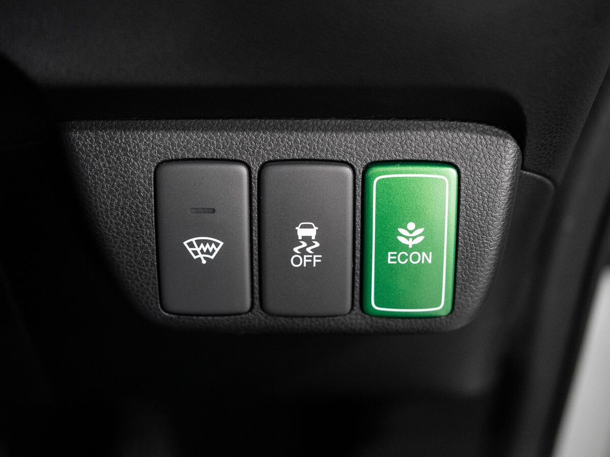 Honda Fit Shuttle 2012 - фото автомобиля