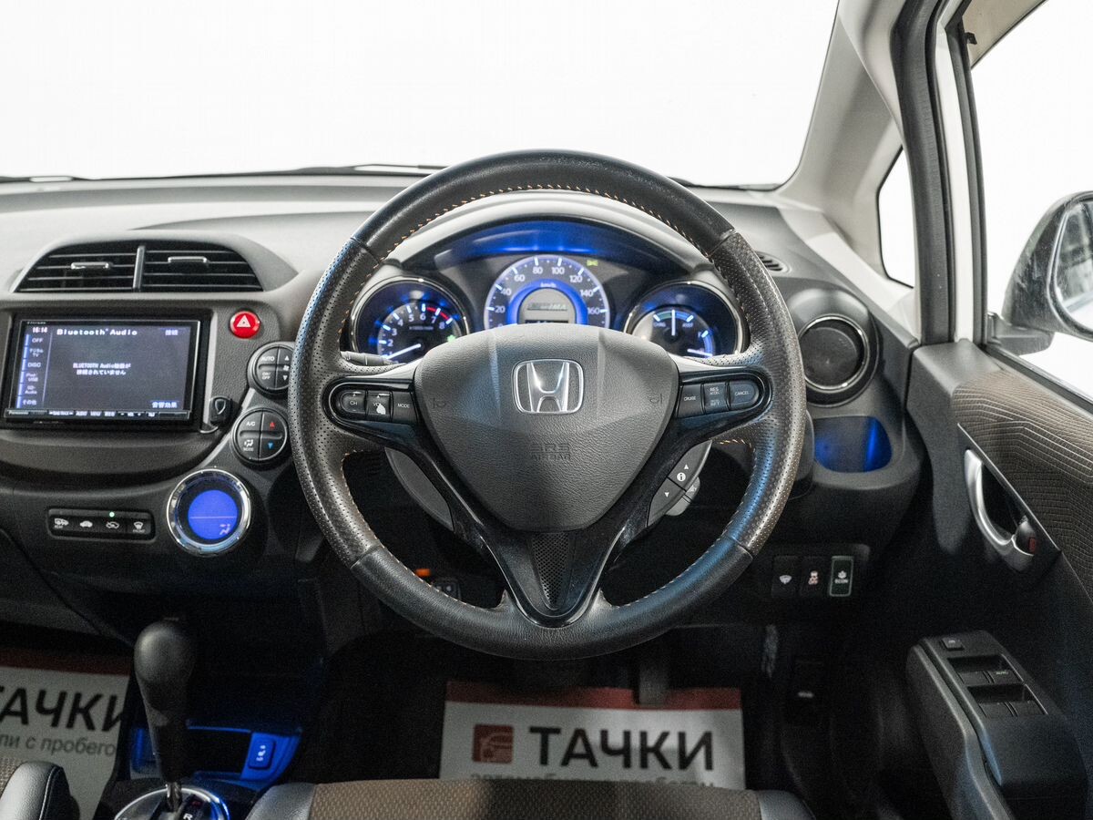 Honda Fit Shuttle 2012 - фото автомобиля