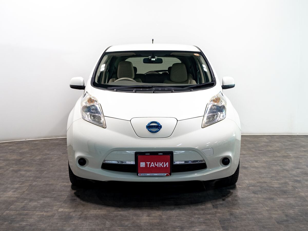 Nissan Leaf 2011 - фото автомобиля