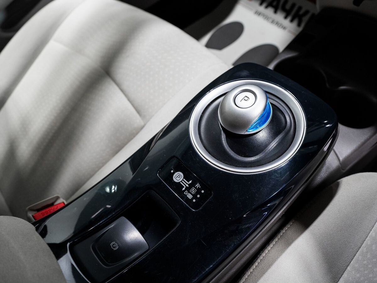 Nissan Leaf 2011 - фото автомобиля