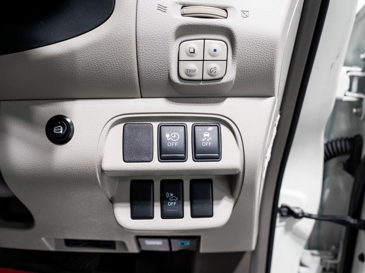 Nissan Leaf 2011 - фото автомобиля