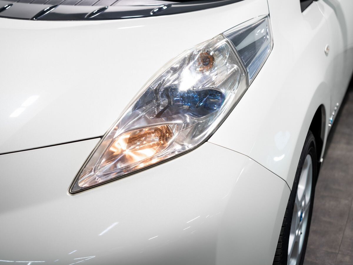 Nissan Leaf 2011 - фото автомобиля