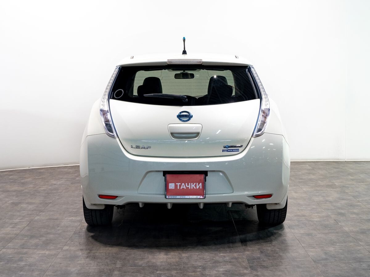 Nissan Leaf 2011 - фото автомобиля