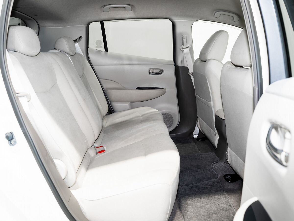 Nissan Leaf 2011 - фото автомобиля