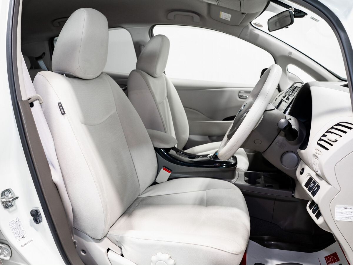 Nissan Leaf 2011 - фото автомобиля