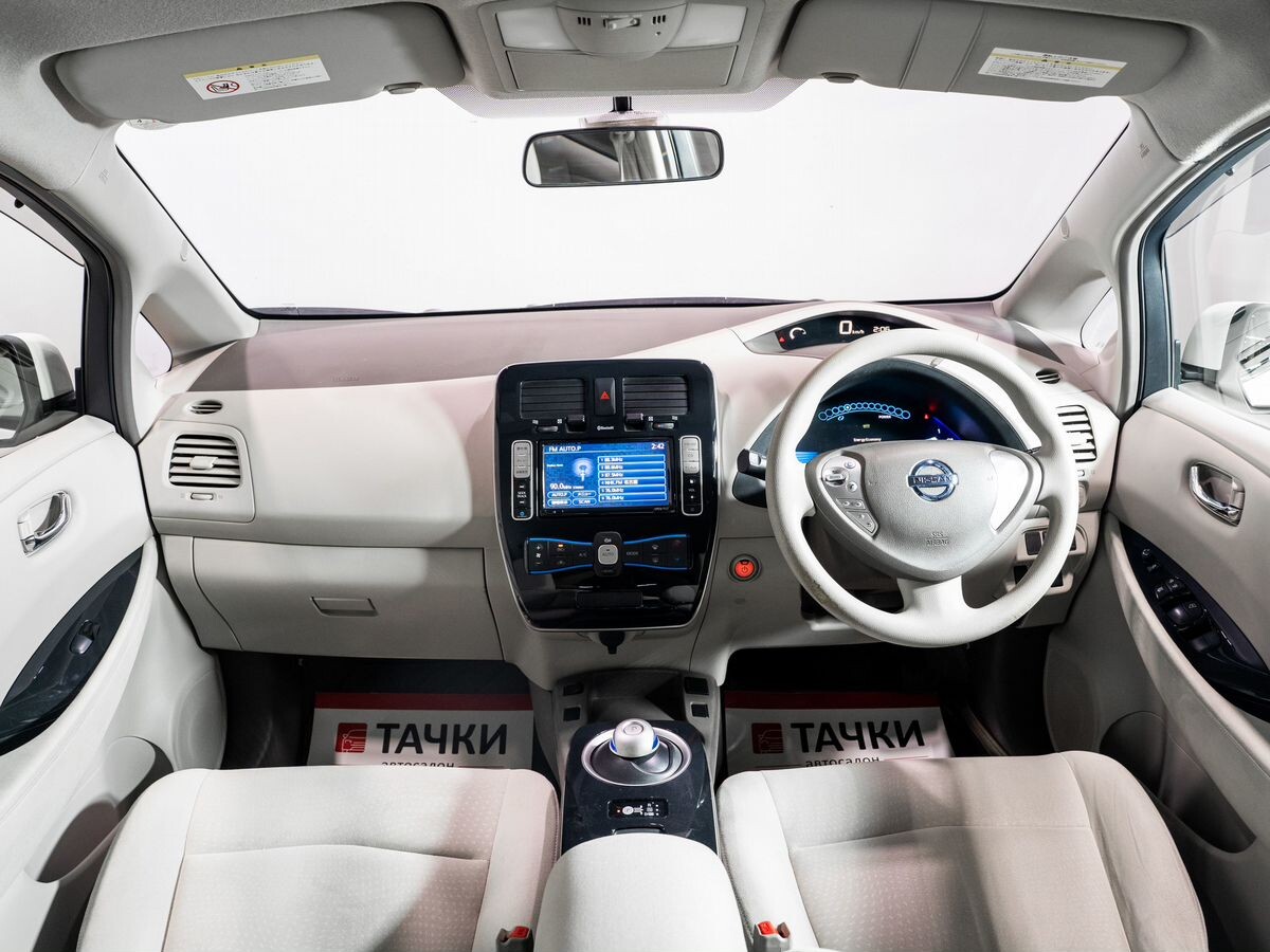 Nissan Leaf 2011 - фото автомобиля