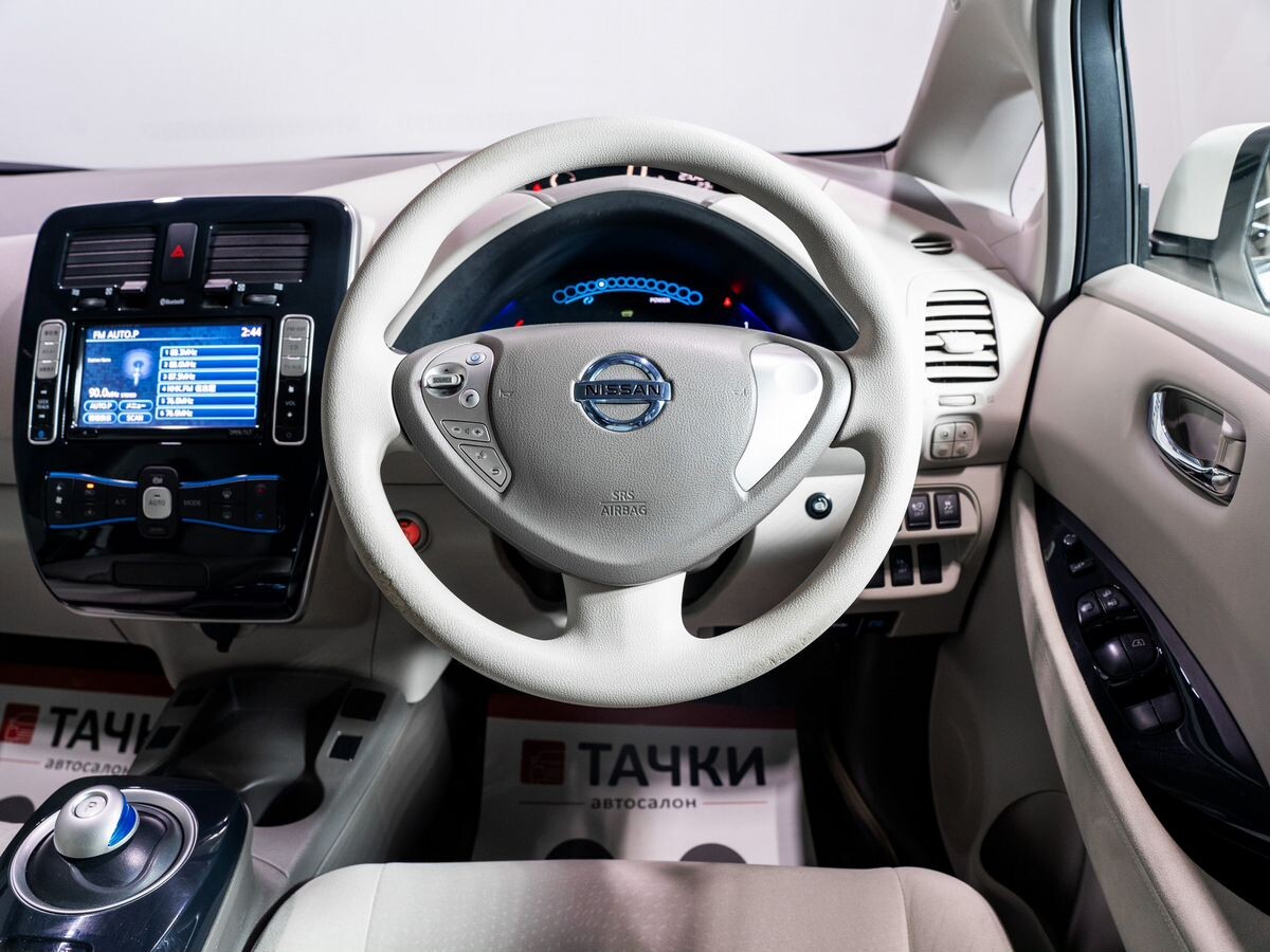 Nissan Leaf 2011 - фото автомобиля