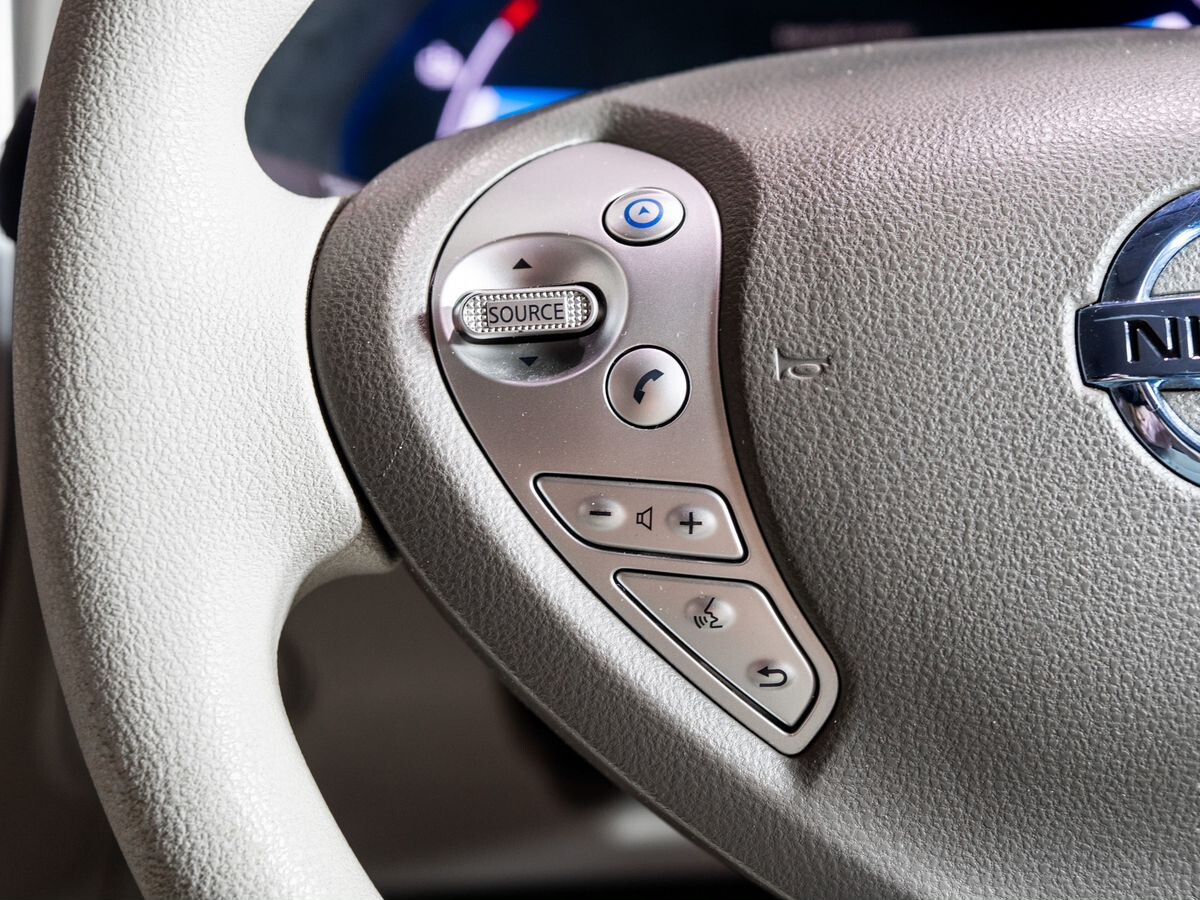Nissan Leaf 2011 - фото автомобиля