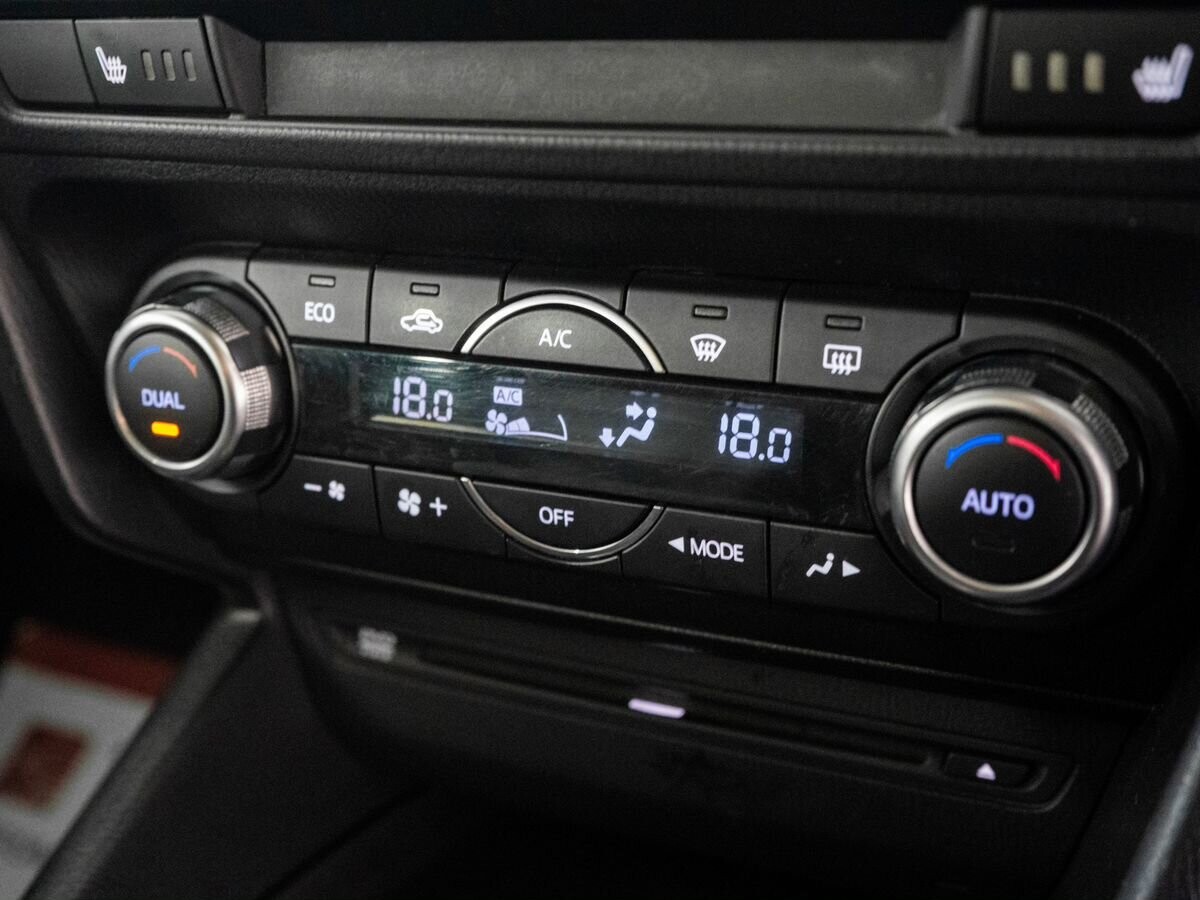 Mazda Axela 2013 - фото автомобиля