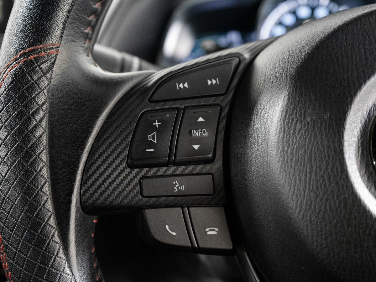 Mazda Axela 2013 - фото автомобиля