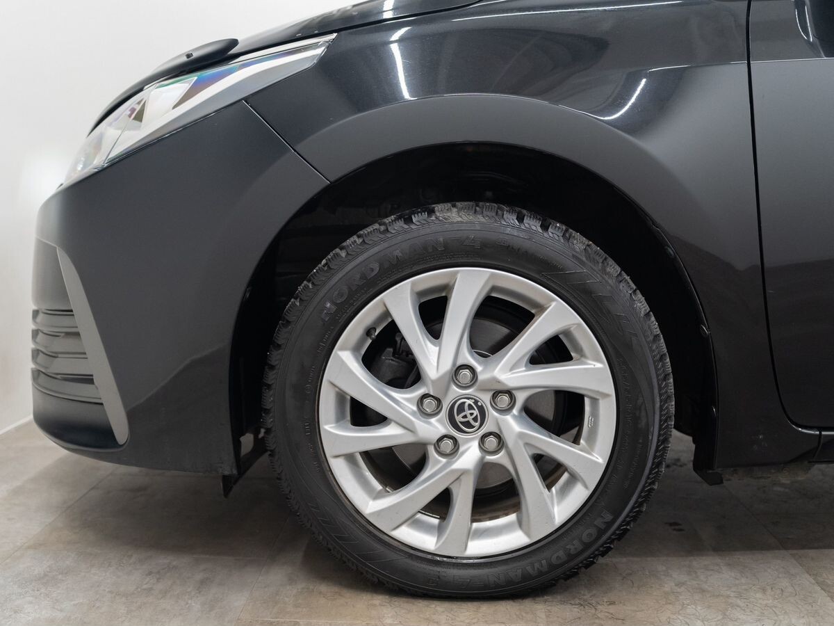 Toyota Corolla 2016 - фото автомобиля