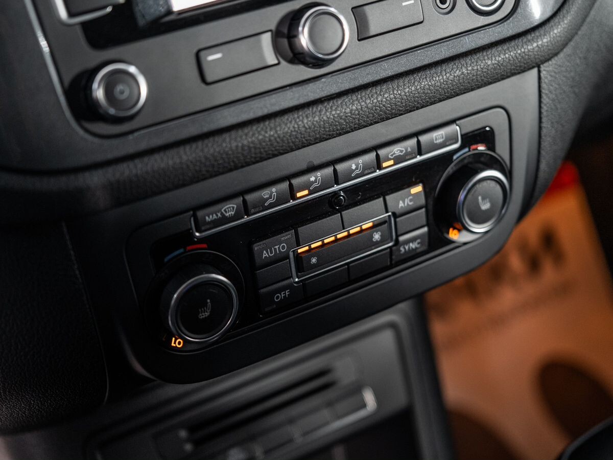 Volkswagen Tiguan 2013 - фото автомобиля
