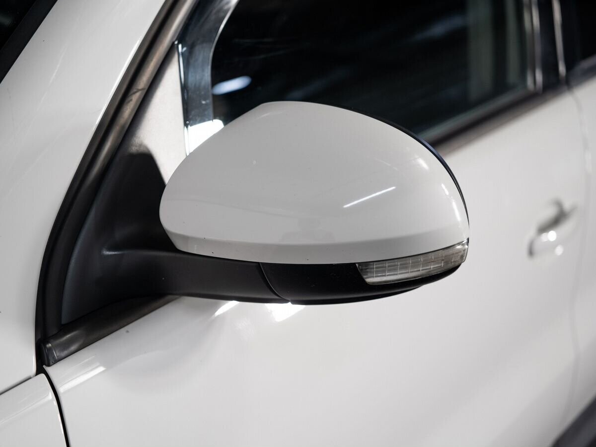 Volkswagen Tiguan 2013 - фото автомобиля