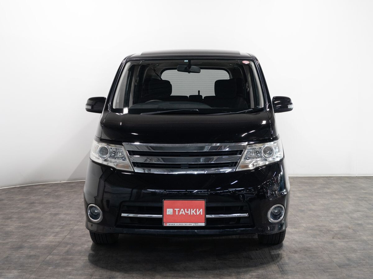 Nissan Serena 2010 - фото автомобиля