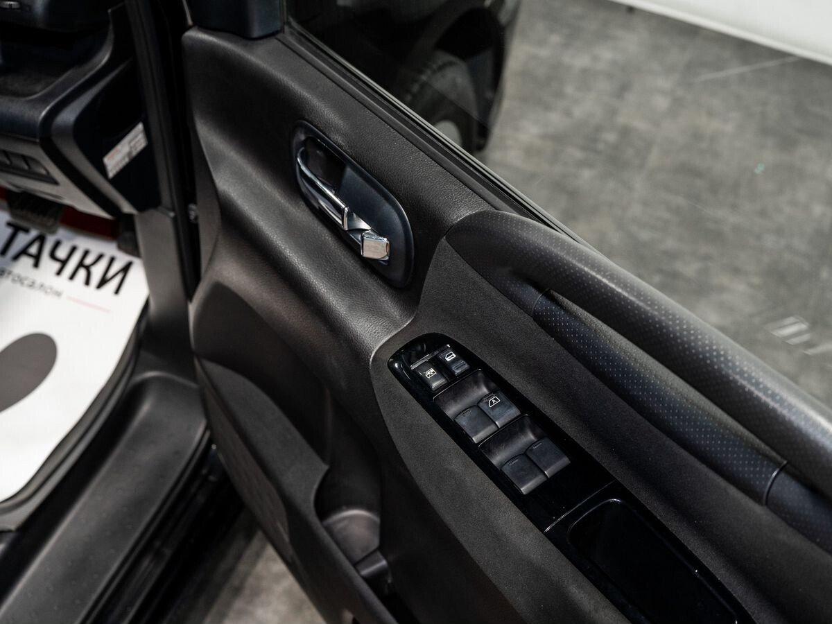Nissan Serena 2010 - фото автомобиля