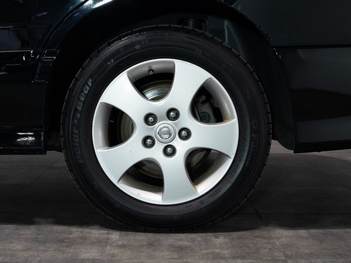 Nissan Serena 2010 - фото автомобиля