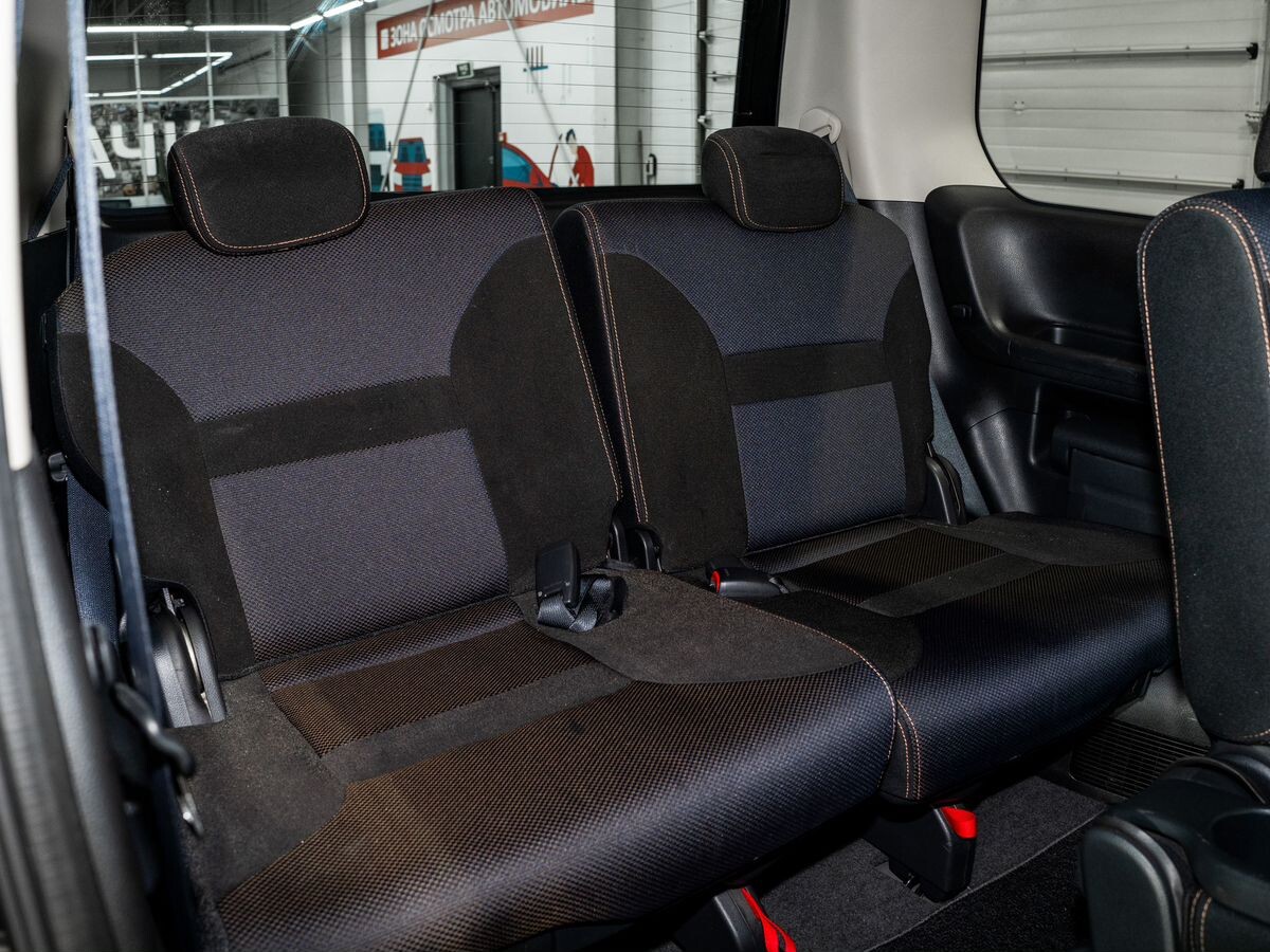 Nissan Serena 2010 - фото автомобиля