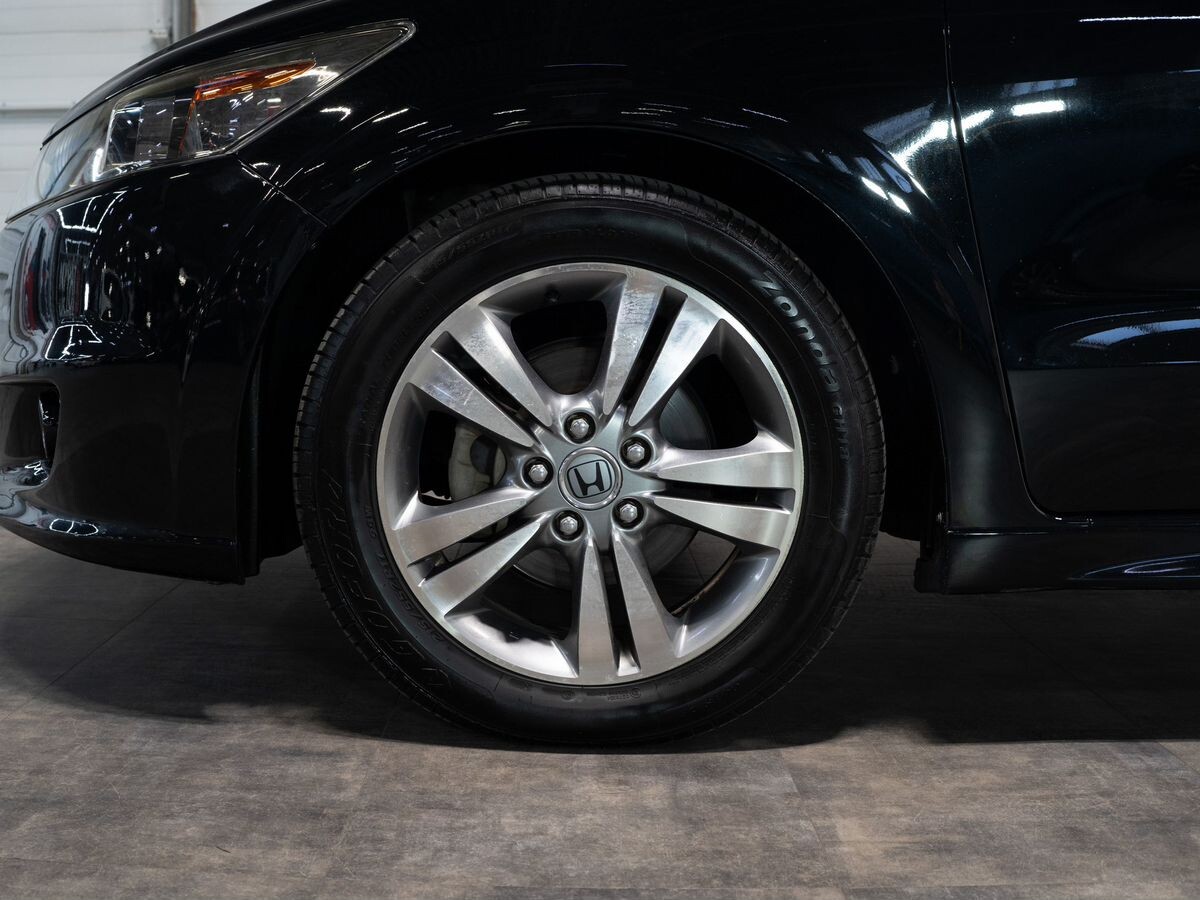 Honda Stream 2009 - фото автомобиля