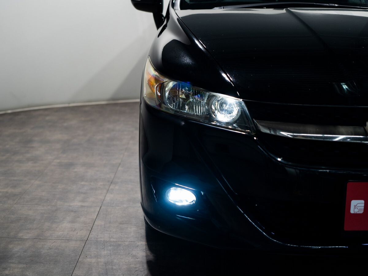 Honda Stream 2009 - фото автомобиля