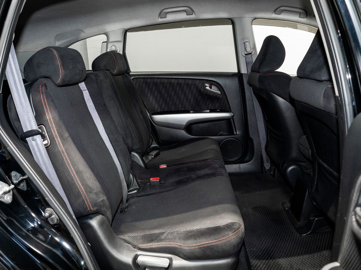 Honda Stream 2009 - фото автомобиля