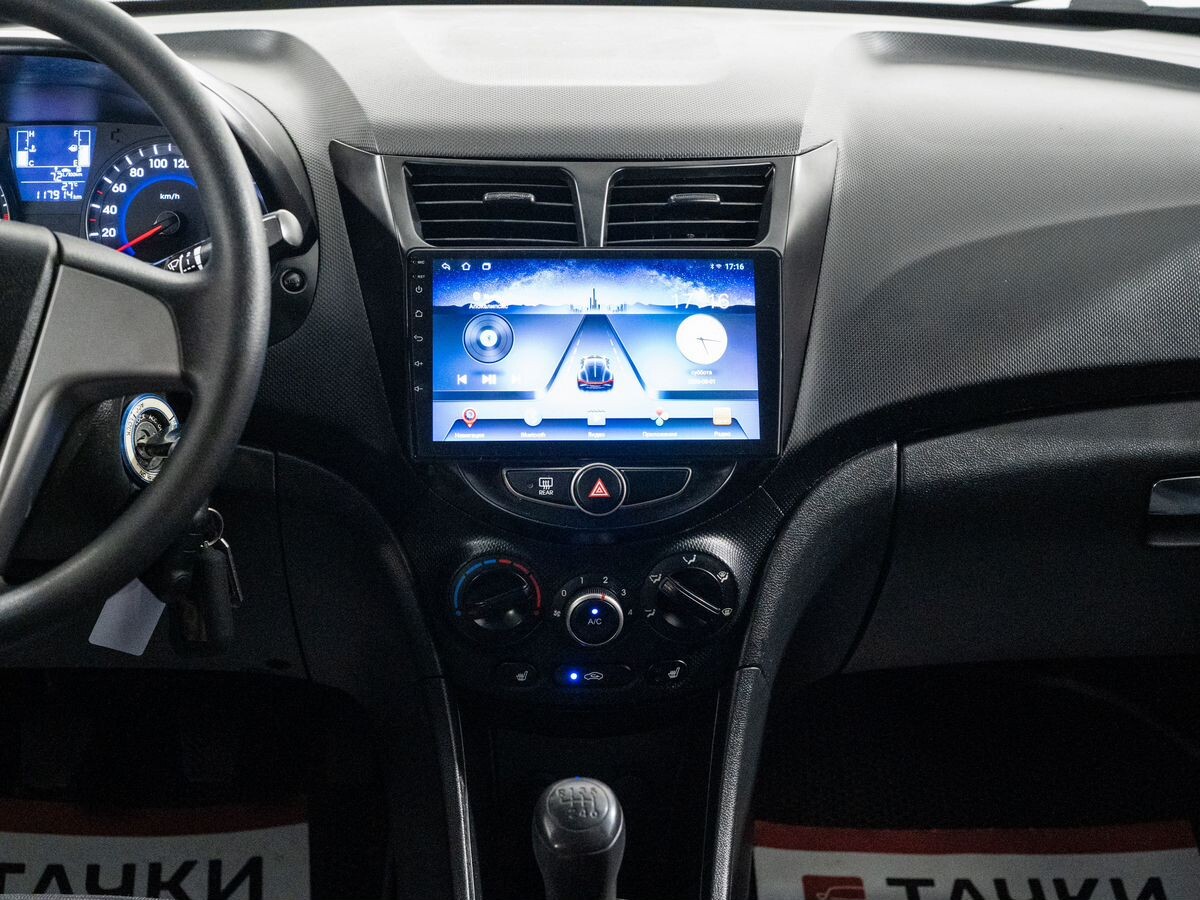 Hyundai Solaris 2016 - фото автомобиля