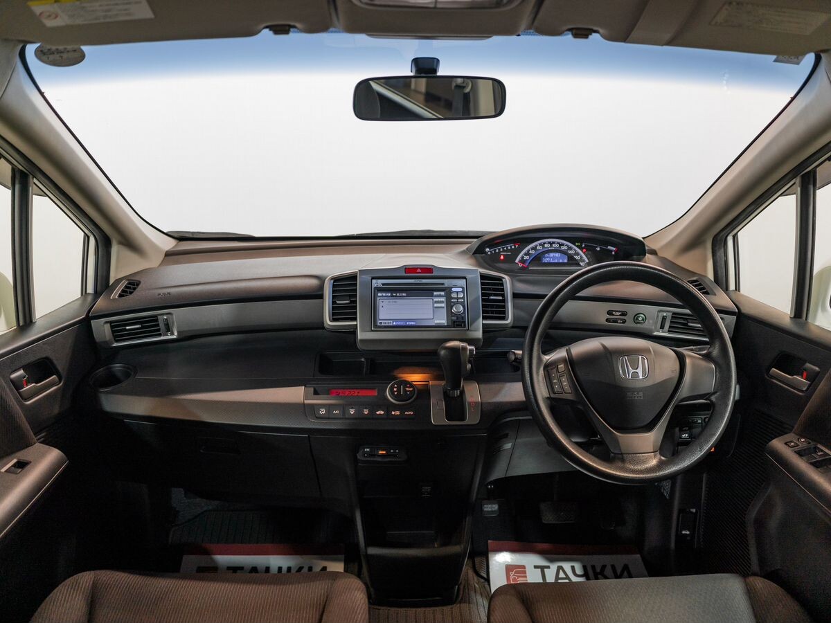 Honda Freed 2013 - фото автомобиля