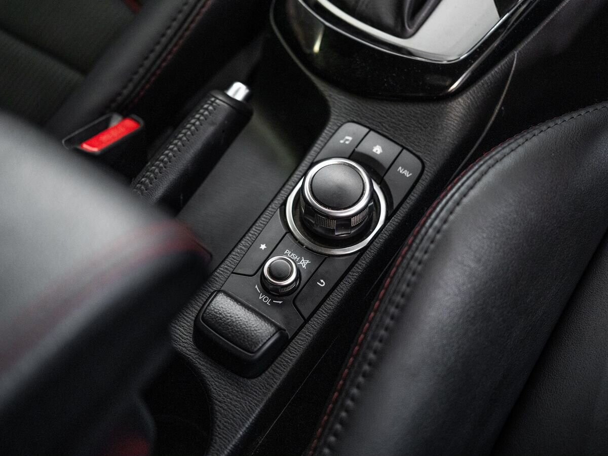 Mazda CX-3 2015 - фото автомобиля