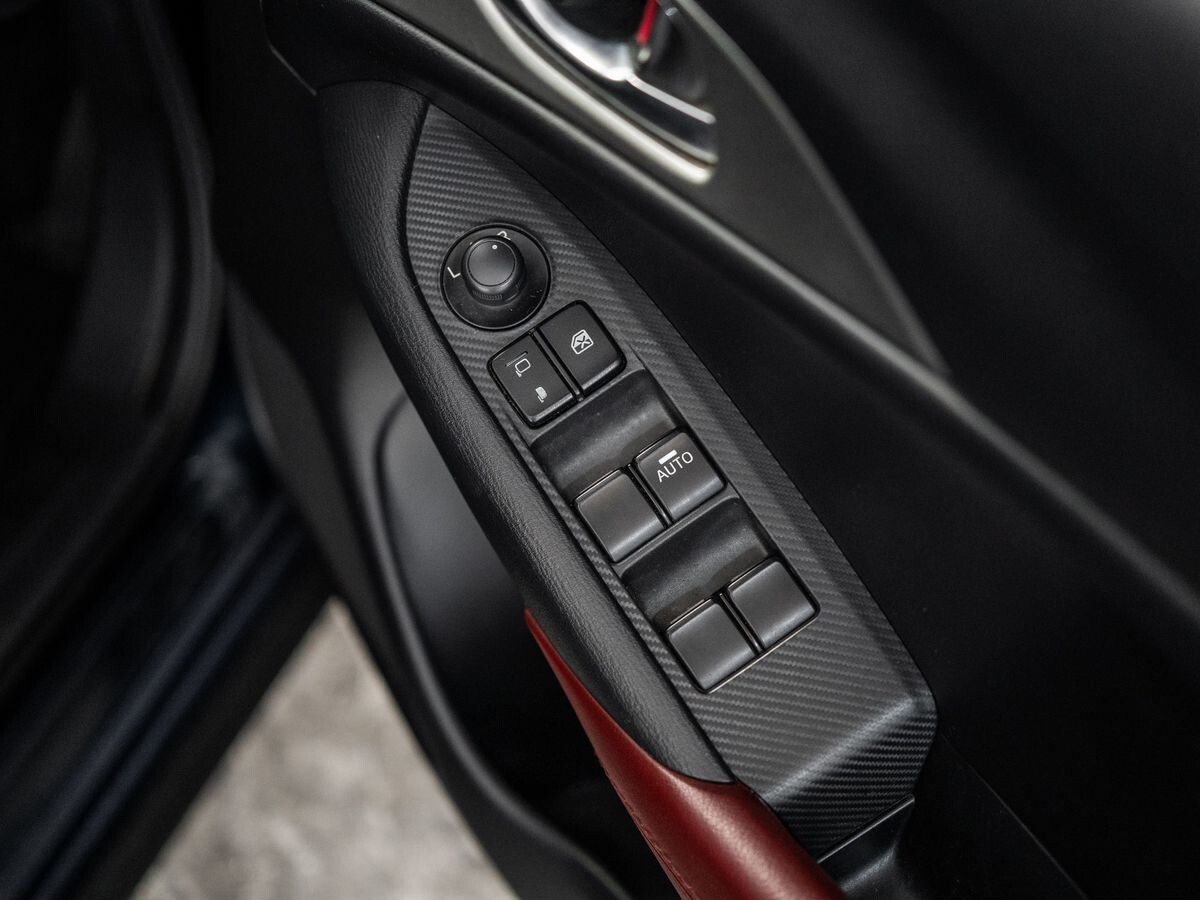 Mazda CX-3 2015 - фото автомобиля