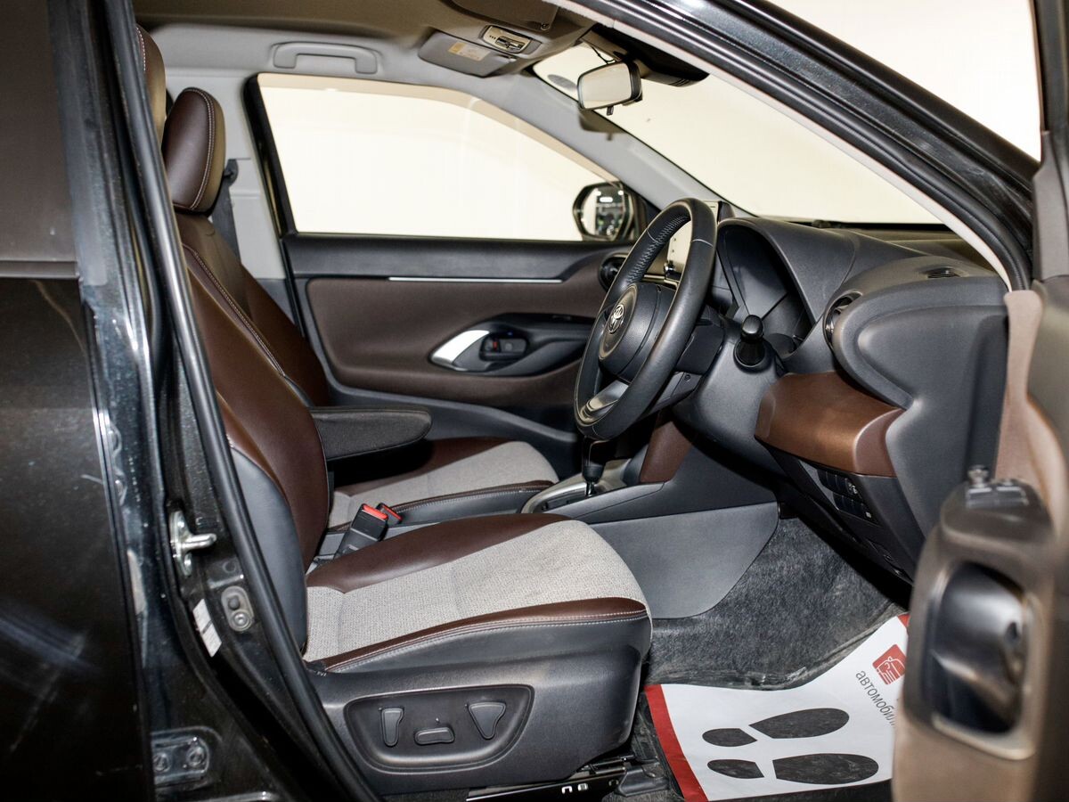 Toyota Yaris Cross 2021 - фото автомобиля